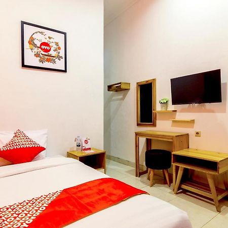 Oyo 1309 Hotel Shafira Syariah Yogyakarta Luaran gambar