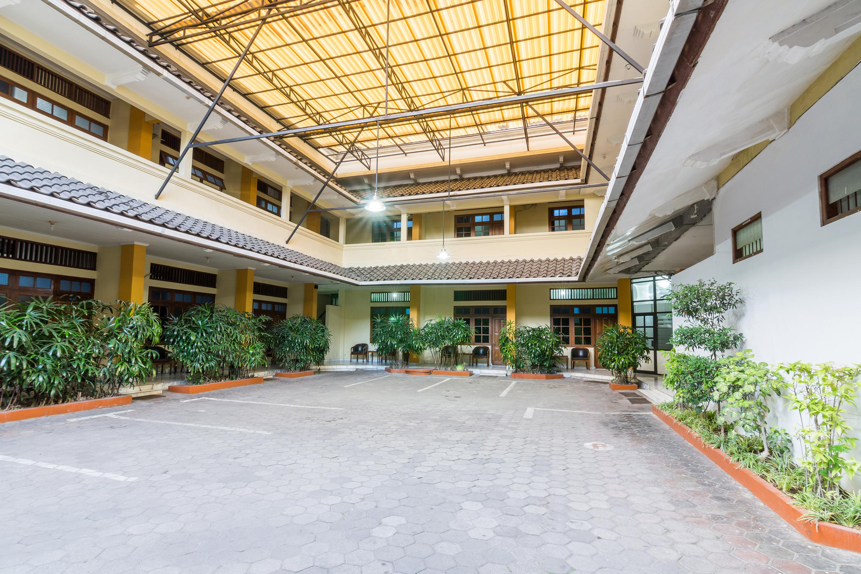 Oyo 1309 Hotel Shafira Syariah Yogyakarta Luaran gambar