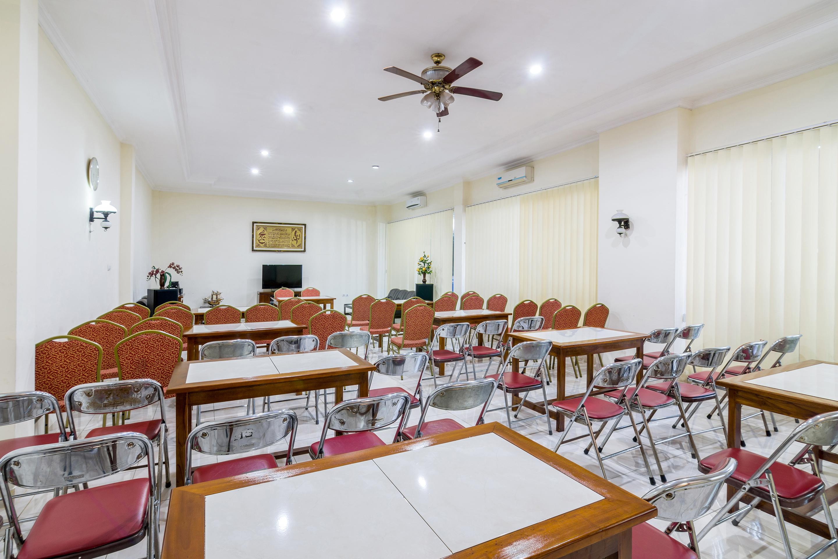 Oyo 1309 Hotel Shafira Syariah Yogyakarta Luaran gambar