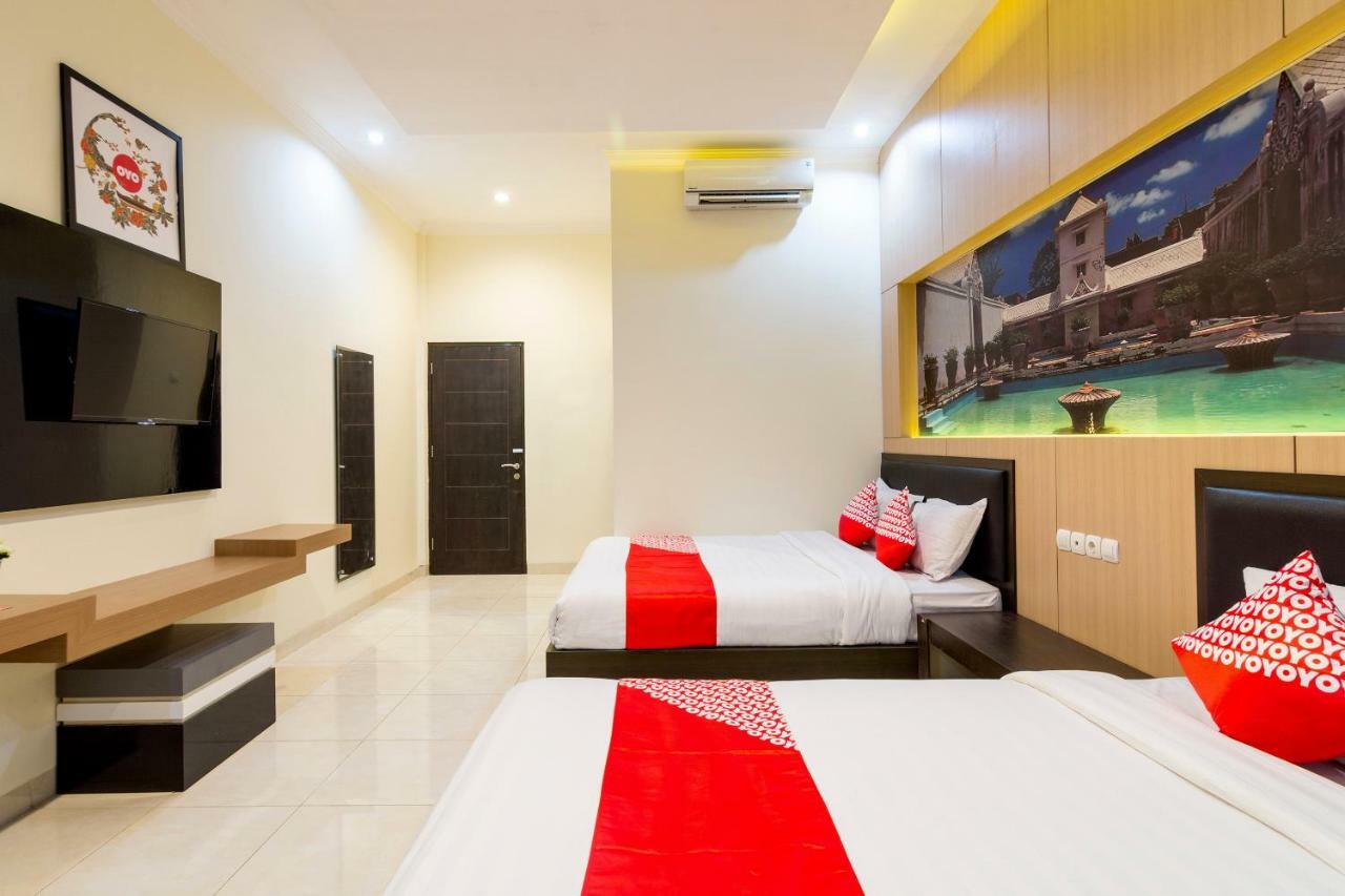 Oyo 1309 Hotel Shafira Syariah Yogyakarta Luaran gambar