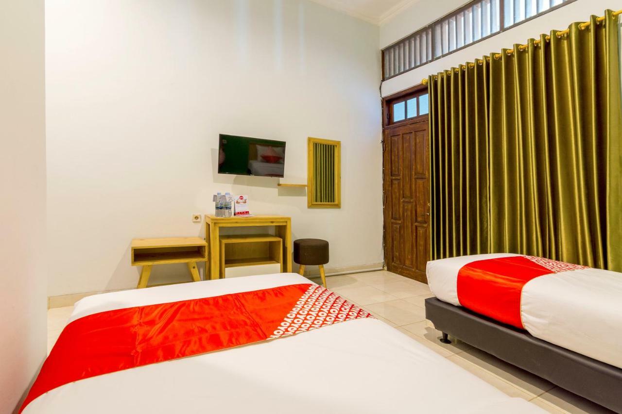 Oyo 1309 Hotel Shafira Syariah Yogyakarta Luaran gambar