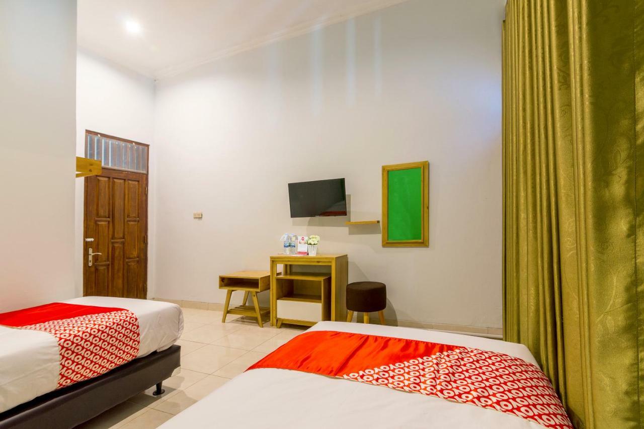 Oyo 1309 Hotel Shafira Syariah Yogyakarta Luaran gambar