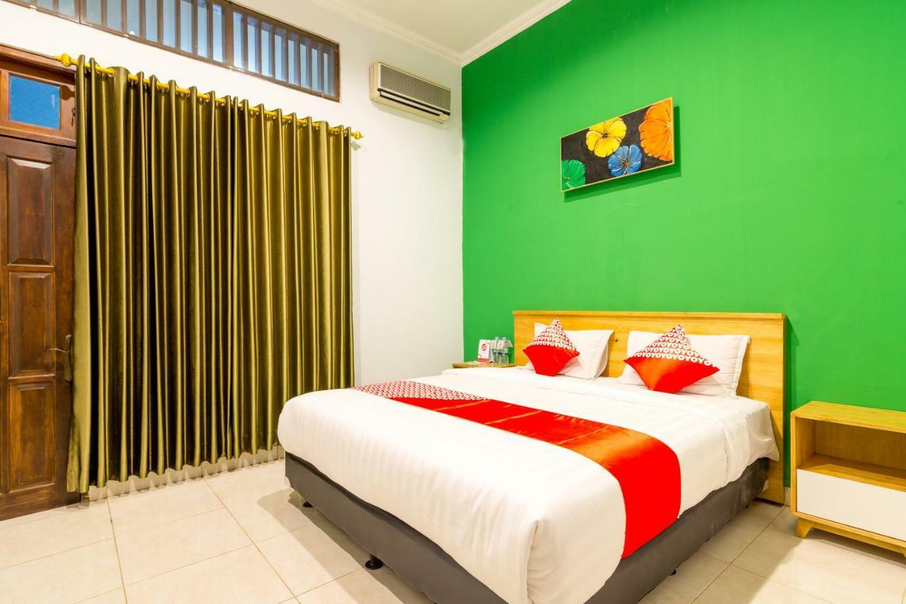 Oyo 1309 Hotel Shafira Syariah Yogyakarta Luaran gambar
